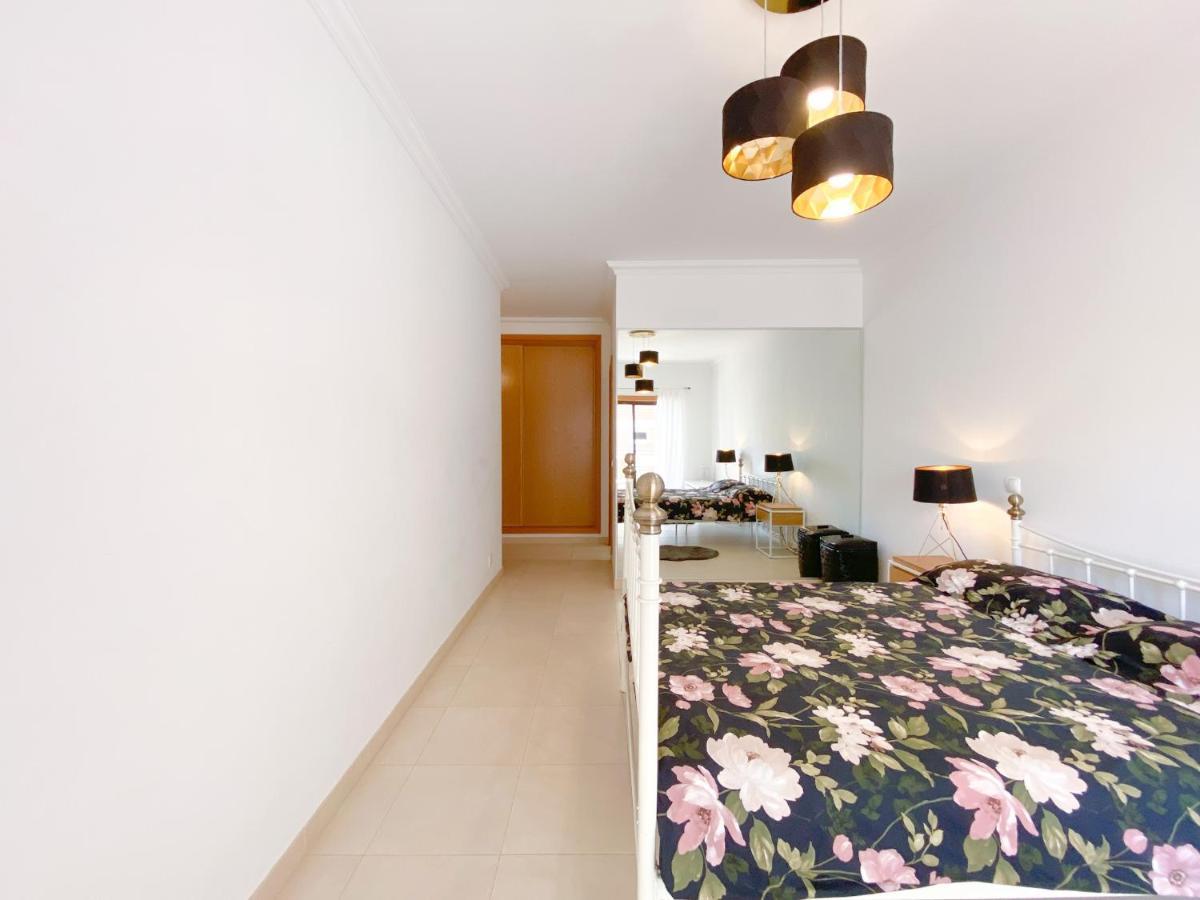 Modern And Spacious In #1939