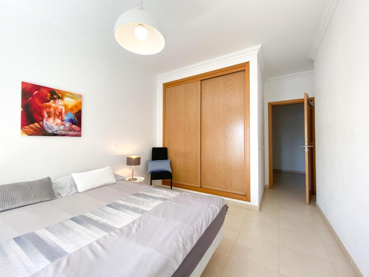 Apartment Modern And Spacious In #1939 Lagos