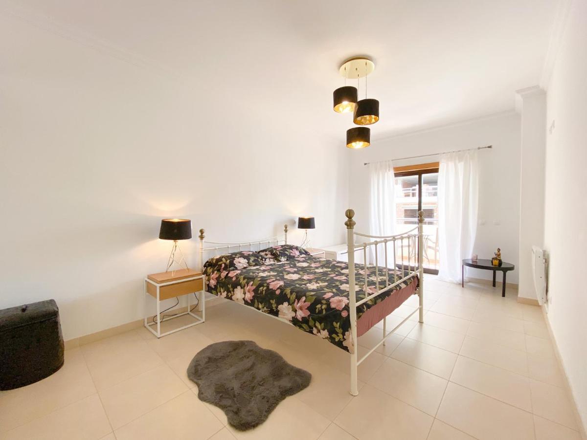 Modern And Spacious In #1939
